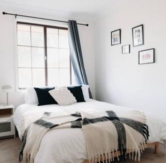 Dubbo House | Stylish Family Bliss & SPA Heaven - The Gleam