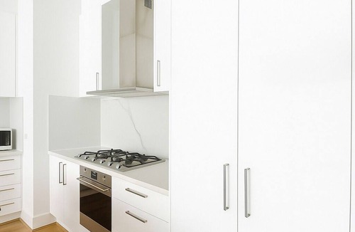 Fitzroy North House | Stylish Fitzroy North 3BR Home + Free Parking, 3.5km to CBD
