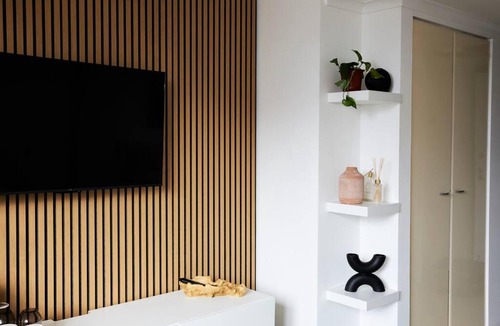 Haymarket Apartment | Stylish High-Rise Studio in Heart of Sydney