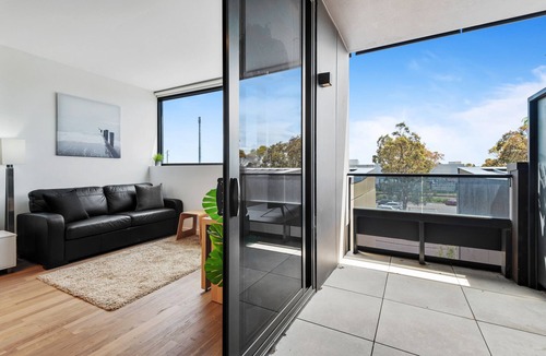Brunswick Apartment | Stylish Inner-City Apartment in Great Location