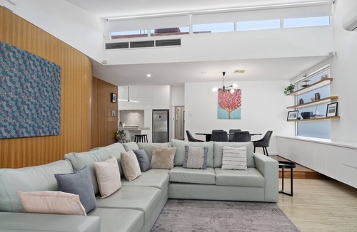 Kensington House | Stylish Kensington Home with Outdoor Area
