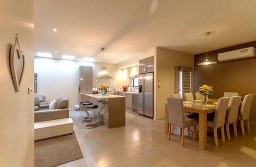 Geelong House | Stylish Retreat Steps from Geelong Waterfront
