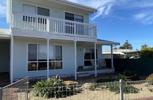 Ardrossan House | Stylish retro decor