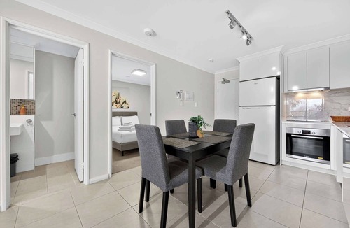 Rockingham Apartment | Stylish Rockingham Getaway 2BR Coastal Apartment