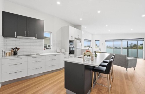 Rosetta House | Stylish Rosetta Waterview Stay