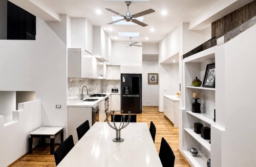 Saratoga House | Stylish Saratoga House with Garden & BBQ