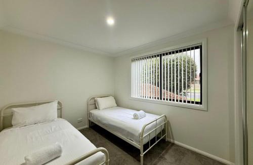 South Tamworth House | Stylish South Tamworth Apartment Close to CBD