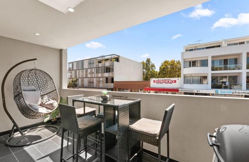 Bondi Beach Apartment | Stylish Spacious Modern 1 BDR Balcony BBQ AirCon Lift