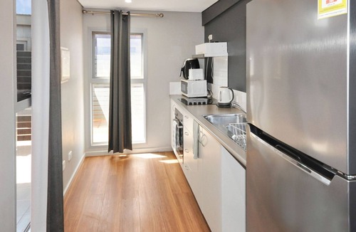 Port Hedland Ski Chalet | Stylish Studio 1x1 Walk to CBD