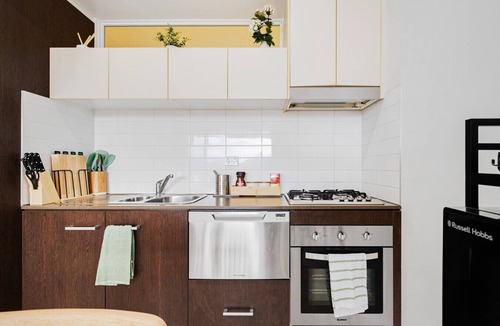 Kingsford Apartment | Stylish Sydney 2BR UNSW, Beach, Parking, Sleeps 6
