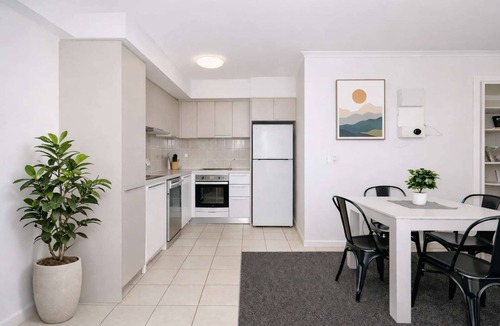 Townsville Apartment | Stylish Townsville CBD Apartment with Pool, Parking & Balcony