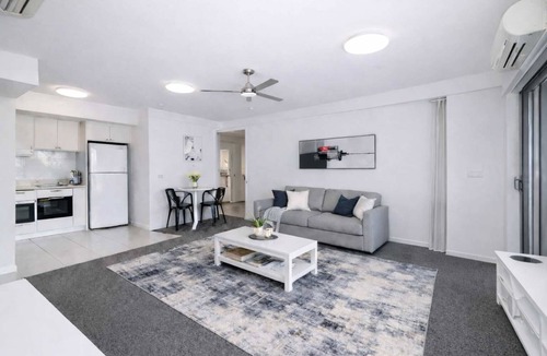 Townsville Apartment | Stylish Townsville CBD Apartment with Pool, Parking & Balcony