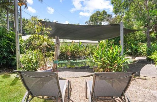 Port Douglas Apartment | Stylish Tropical Villa with Lagoon Pool