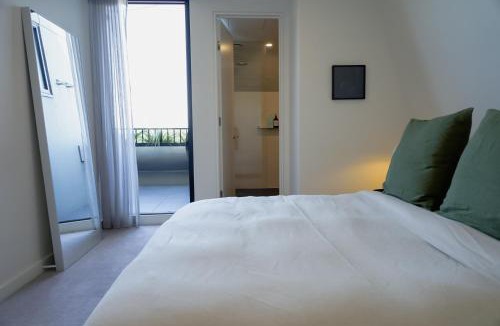 Collingwood North Apartment | Stylish Urban Retreat in the Heart of Collingwood Melbourne