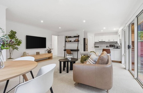 West Hobart House | Stylish West Hobart Villa