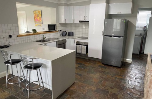 Orange East House | Stylishly renovated bungalow
