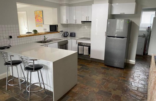 Orange East House | Stylishly renovated bungalow