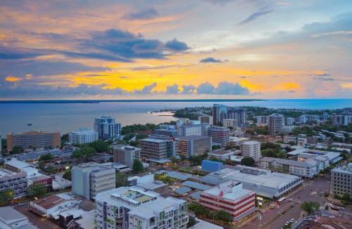 Darwin City Centre Apartment | Sub-Penthouse Stunner Harbour Views & Pool