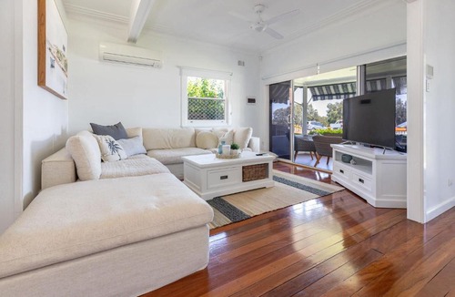 Forster House | Summer Breeze Lake House