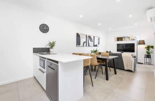 Scarborough Apartment | Summer Breeze Summary