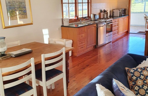 Lovedale Cottage | Summerfield - your home in the Hunter