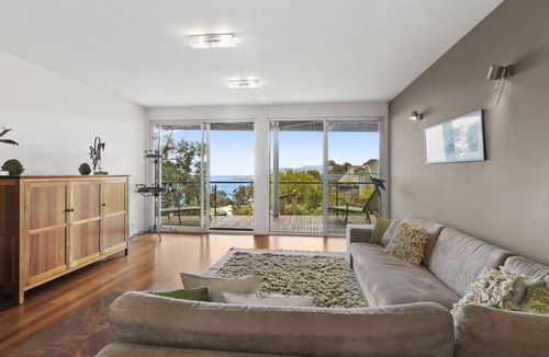 Lorne House | Summerhill Views