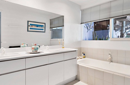 Lorne House | Summerhills - Breath taking views