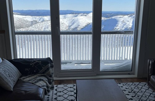 Hotham Heights Apartment | Summit Views, car park, luxury accommodation for 5 in central, ski out location