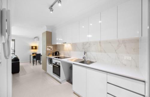 Rockingham Apartment | Sun Sand & Style Cozy 2BR Coastal Retreat in Rockingham