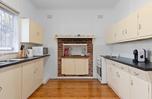 Toukley House | Sunbeam Cottage on the Lake