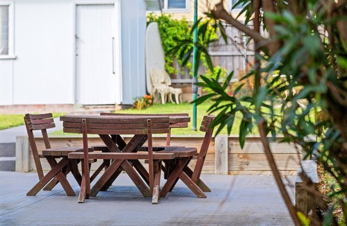 Toukley House | Sunbeam Cottage on the Lake