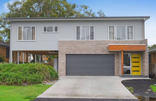 North Haven House | Sunburst - Brand New 3 Bedroom Holiday Home By The Beach