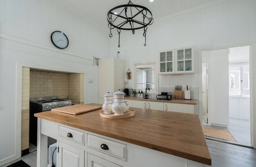 Tenterfield House | Sunday at Mirumiru Farmhouse, Tenterfield - Spectacular Views, Near Bike Trails