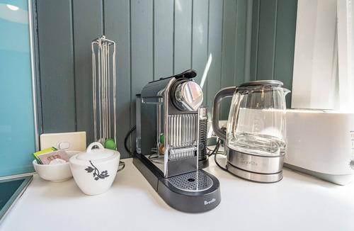 North Hobart Cottage | Sunday School Timeless North Hobart Luxury