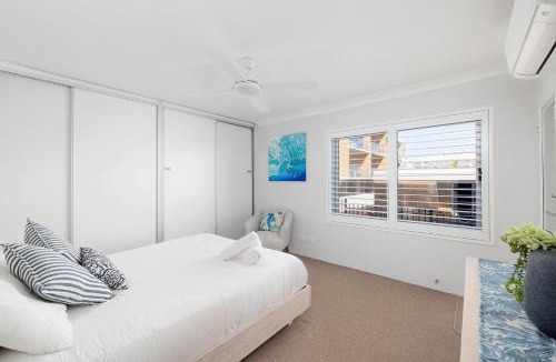Shoal Bay Apartment | Sundeck Shoal Bay Ground floor with views and pool access
