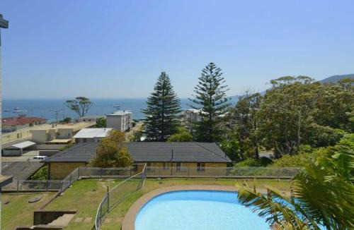 Shoal Bay Apartment | Sundeck Unit 9 51 Ronald Avenue