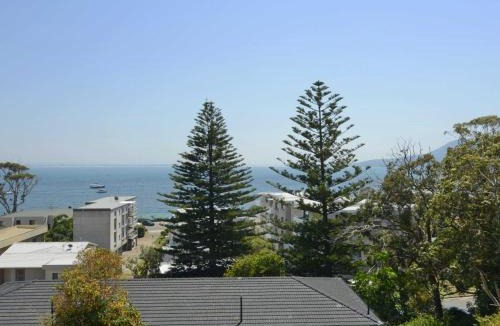 Shoal Bay Apartment | Sundeck Unit 9 51 Ronald Avenue