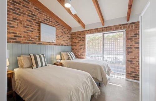 Merimbula House | Sundowner Deck House - Pet Friendly