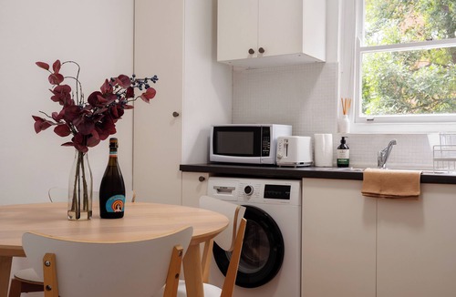 Bondi Apartment | Sunlit Designer 2BR in Prime Bondi Walk to Beach