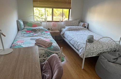 Bayswater House | Sunlit Minimal Aircon Room Bayswater Central City & Airport 10min SHARED HOUSE