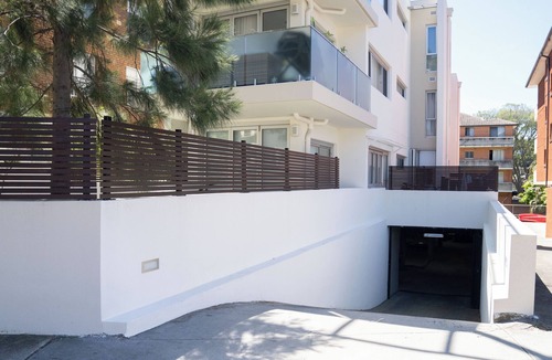 Bondi Beach Apartment | Sunny Bondi Beach Top Floor 2 Bdr with Free Parking
