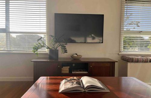 Frankston Apartment | Sunny Central Frankston Stay, Entire Unit