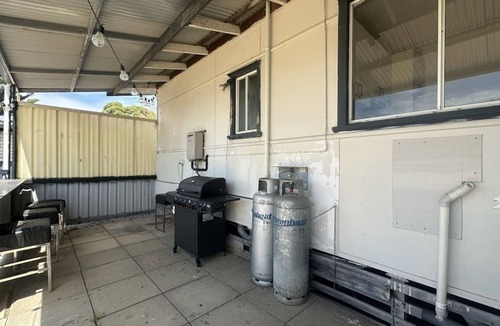 Nulsen House | Sunny Hidden Cottage