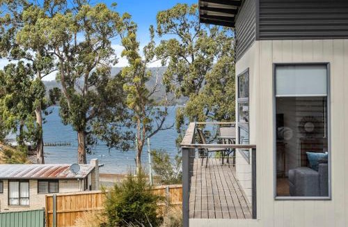 Dover Apartment | Sunrise Cottage- Dover Tasmania