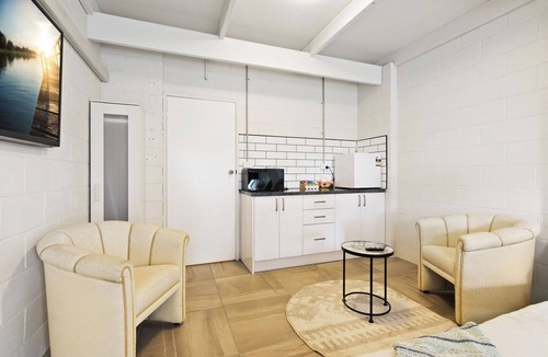 Lakes Entrance House | Sunseeker on Palmers: Immerse yourself in Lakes Entrance and create memories