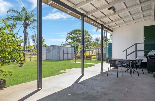 Cooee Bay House | Sunset Beach House - Cooee Bay