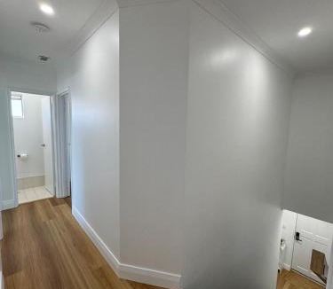 Scarborough Villa | Sunset Coast Retreat - Walk to beach - Free Parking