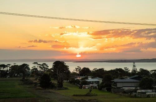 Coronet Bay House | Sunset Dreams Across the Sea