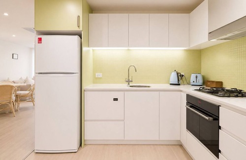 Glenelg Apartment | SUNSET GETAWAY GLENELG