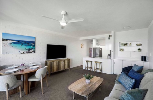 Scarborough Apartment | Sunset Oceanview Family Haven 100m from the beach